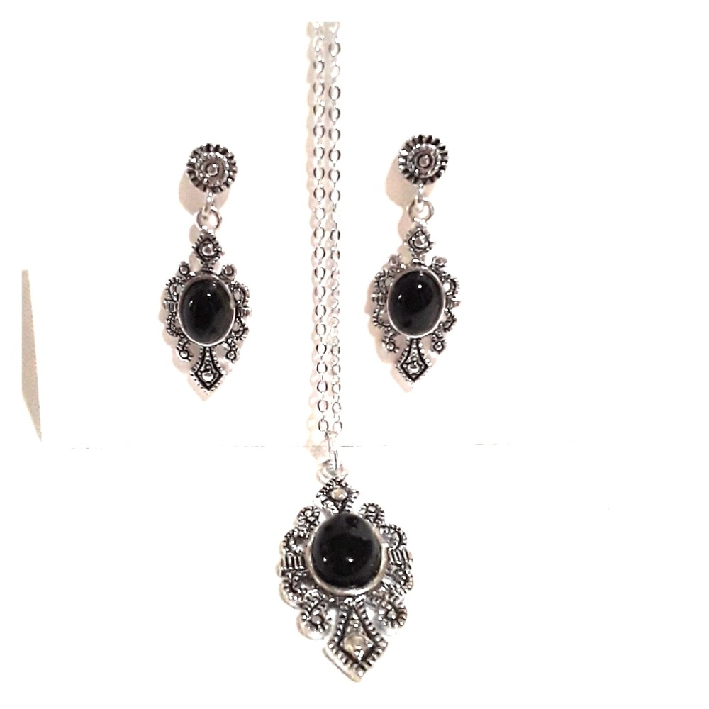 Silver tone Black & Silver necklace and earrings